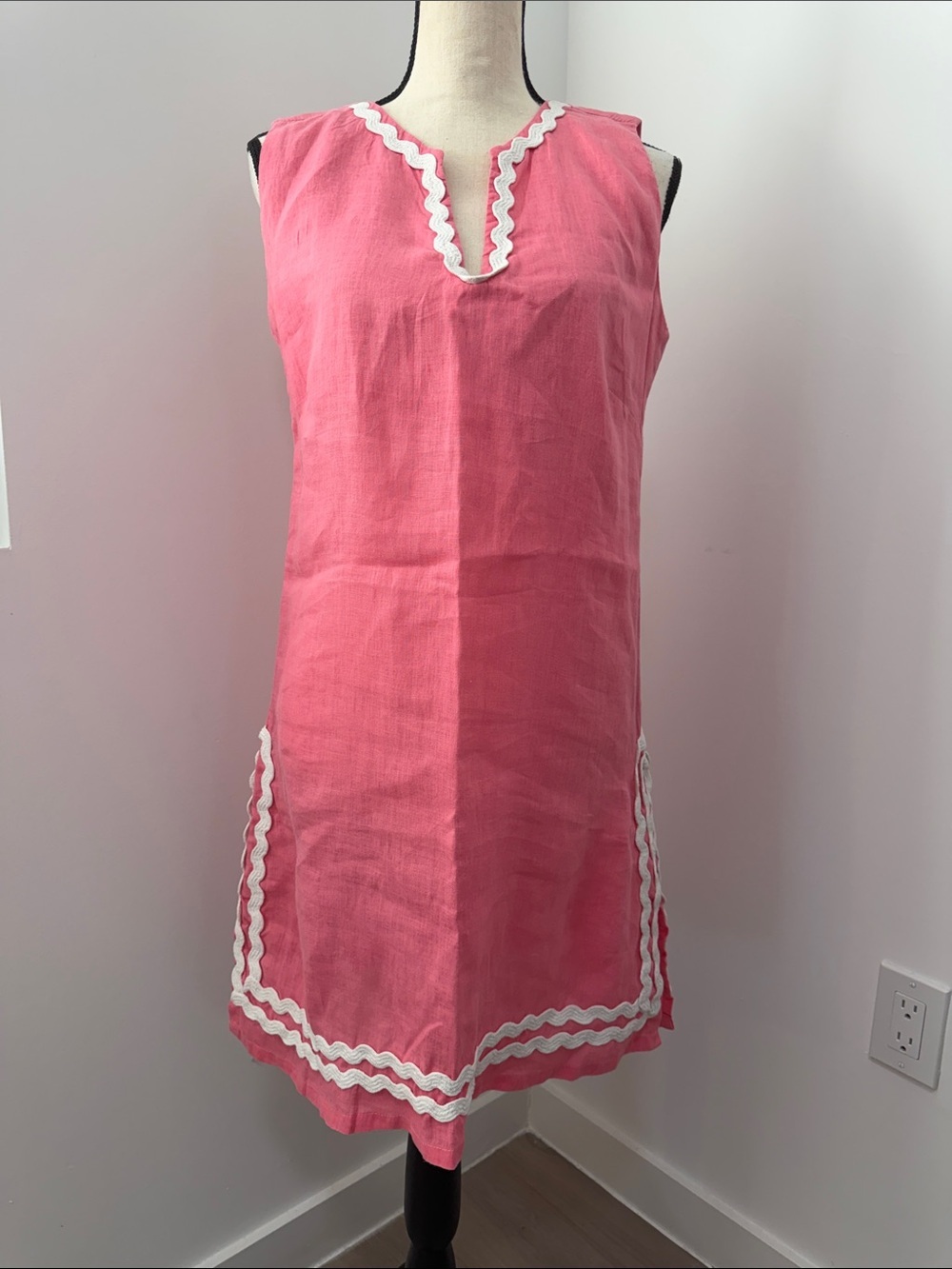 Barbara Gerwit Pink and White Sleeveless Linen Mini Dress.  Sz M